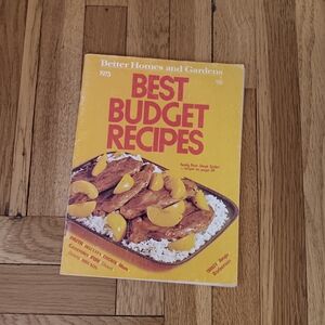 Vintage 1973 Better Homes and Gardens Best Budget Recipes Magazine.